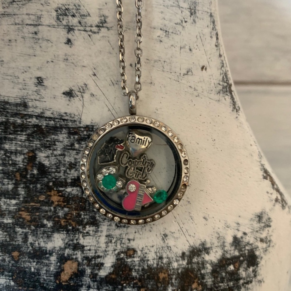 Origami owl necklace